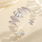 Frauen Offenes Armband mit einzigartigem strukturiertem Design Tracht Nova