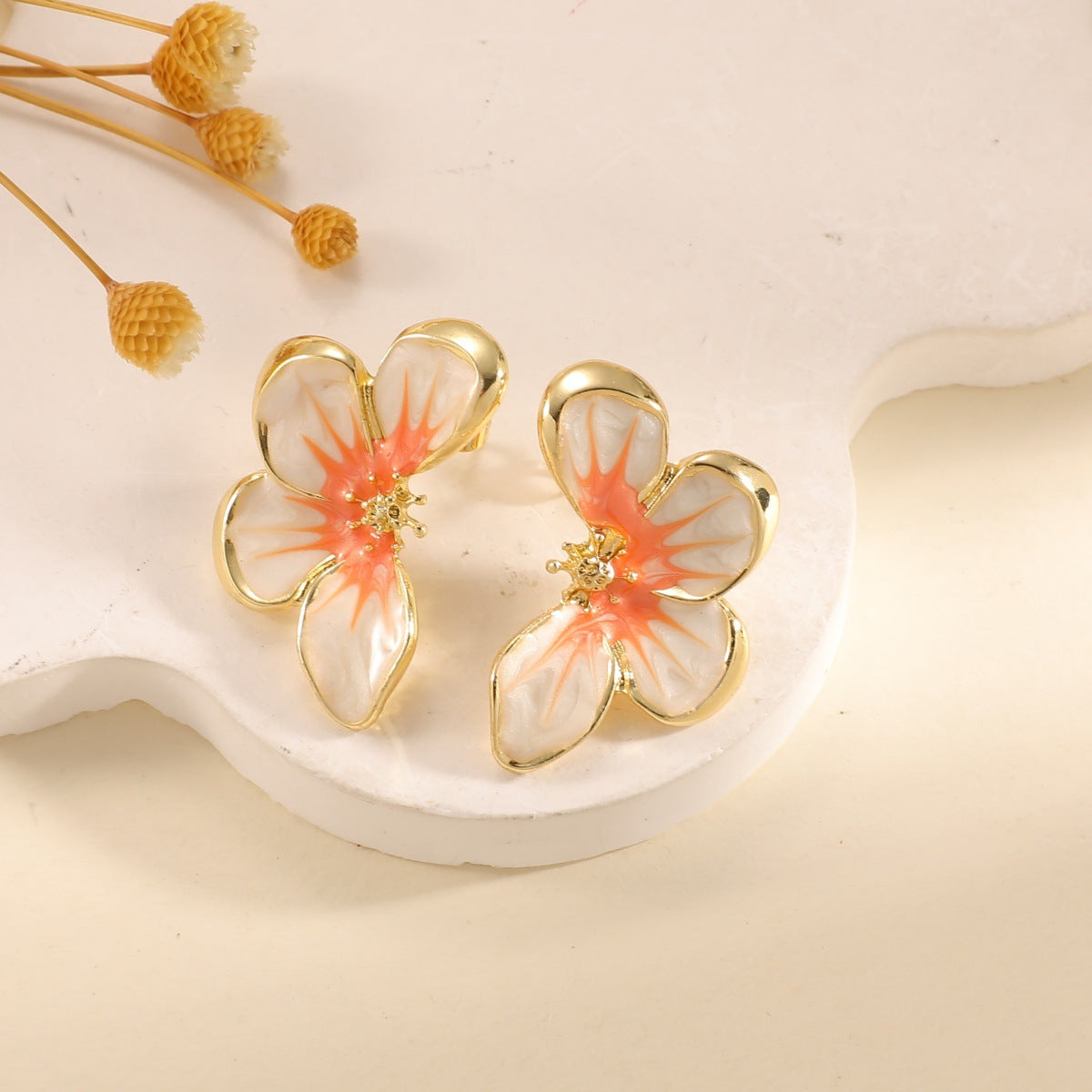 Damen Ohrringe im eleganten Blumen-Design mit glänzender Beschichtung Tracht Nova