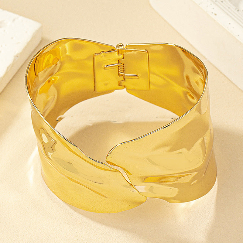 Damen Offenes Armband im Stylischen, Geschwungenen Design Tracht Nova