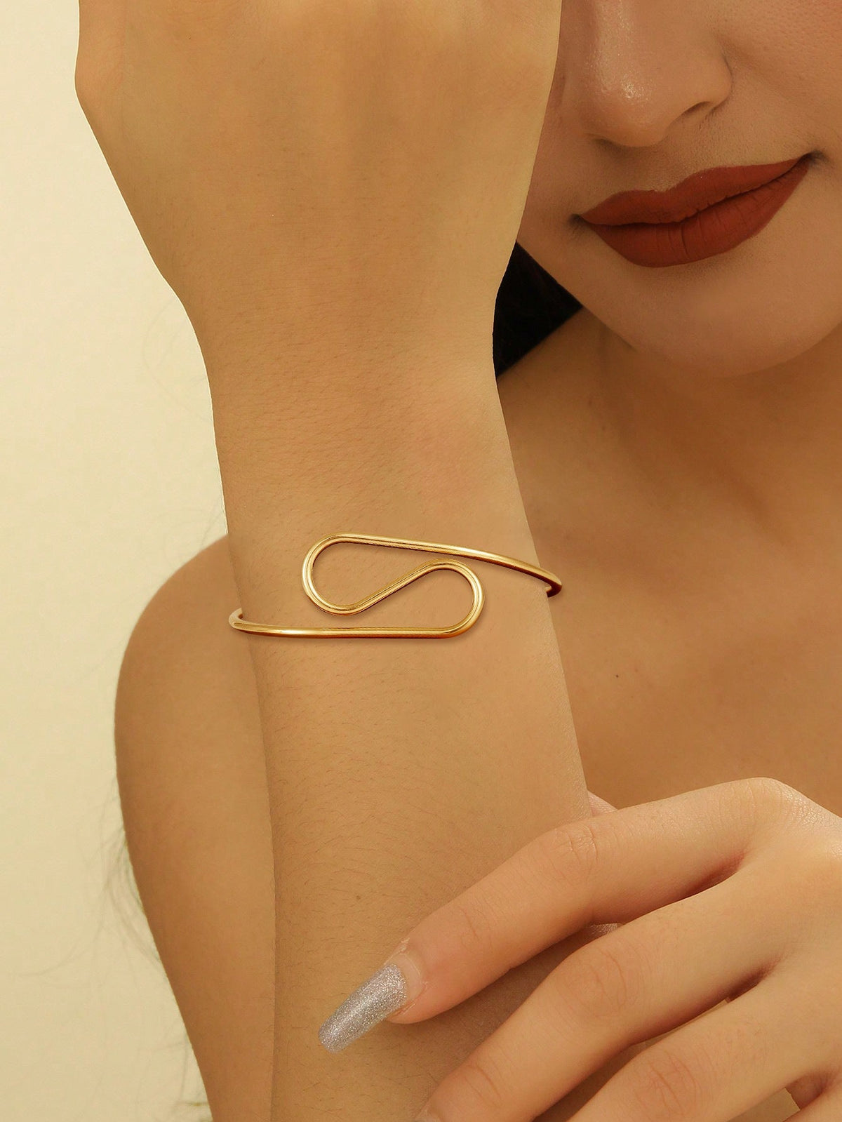Damenarmband im modernen Wellenmuster Tracht Nova