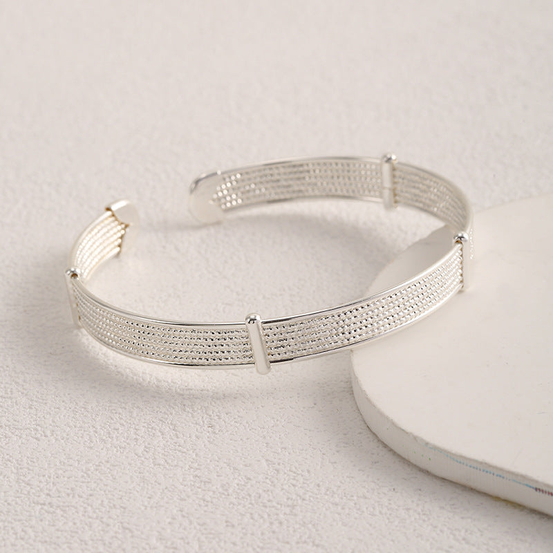 Damen Offenes Armband mit elegantem Strukturdesign Tracht Nova