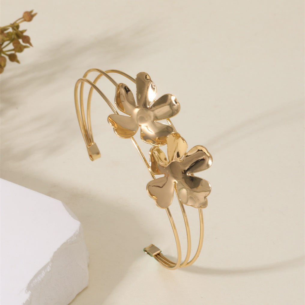 Frauen Offenes Armband mit Künstlerischem Blumenmuster Tracht Nova