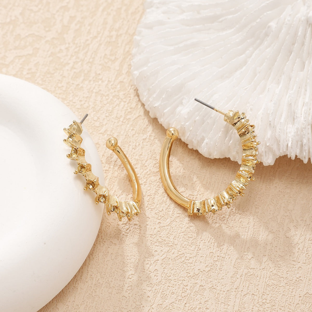 Damen Creolen mit komplexen Strukturen Tracht Nova