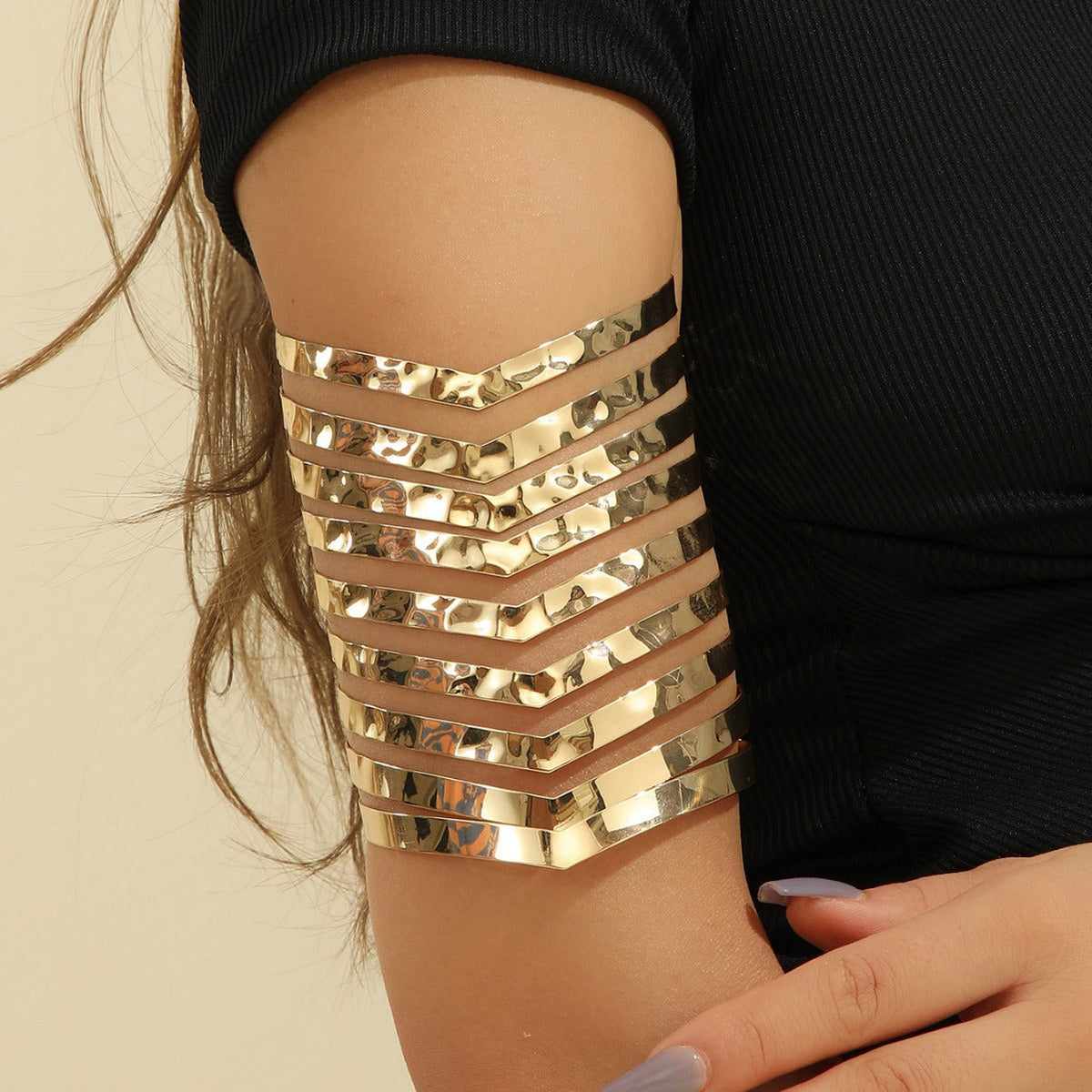 Damen-Haaraccessoires mit glänzenden, geschwungenen Elementen Tracht Nova