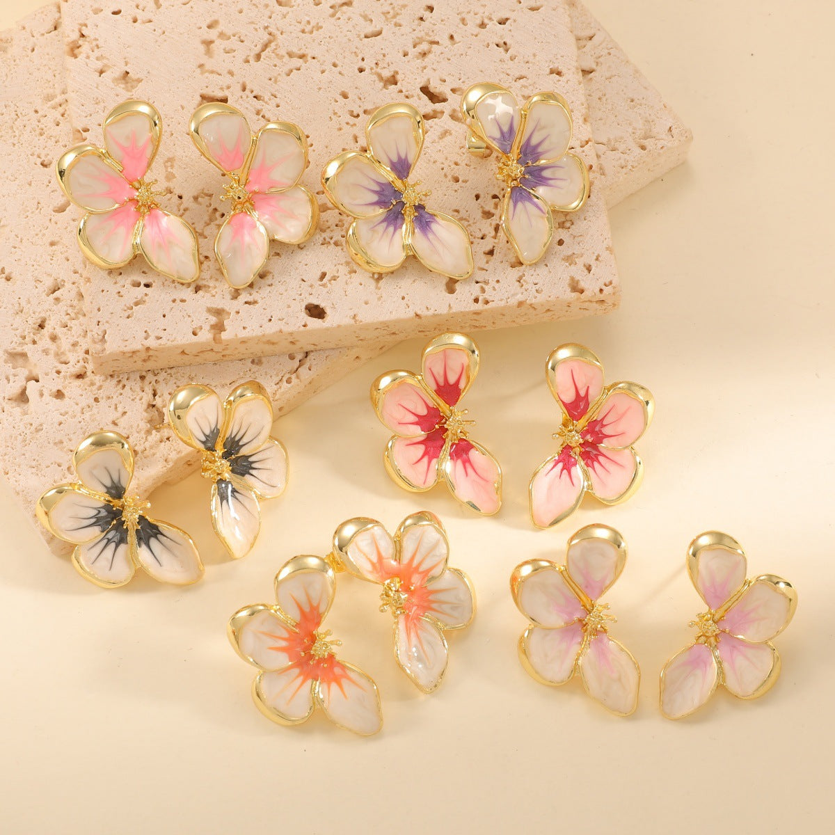 Damen Ohrringe im eleganten Blumen-Design mit glänzender Beschichtung Tracht Nova