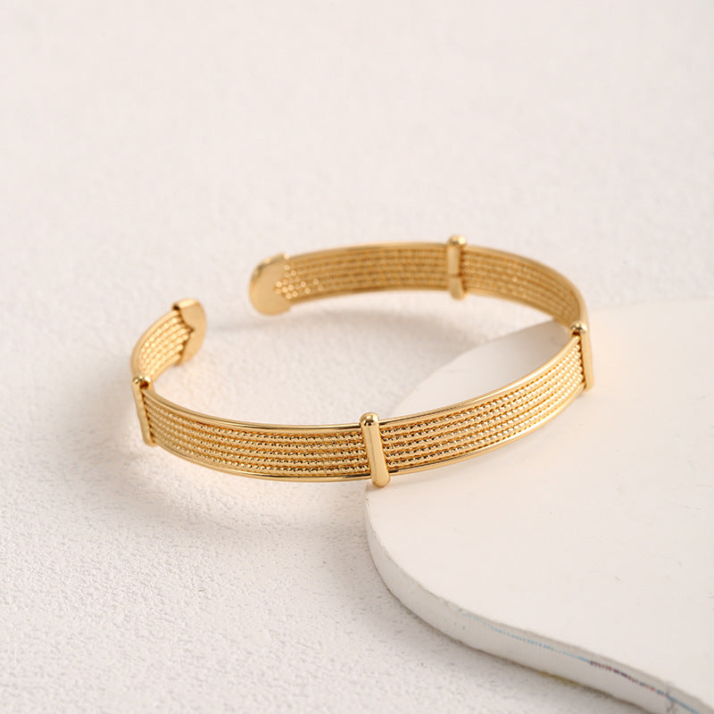 Damen Offenes Armband mit elegantem Strukturdesign Tracht Nova