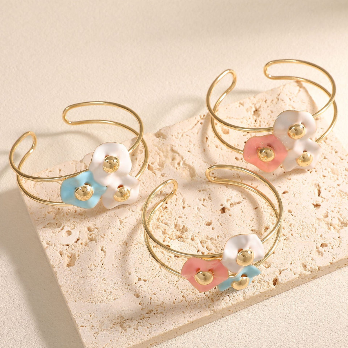 Damenarmband mit aufwendigem Blumendesign Tracht Nova