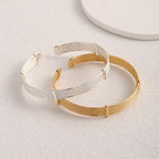 Damen Offenes Armband mit elegantem Strukturdesign Tracht Nova