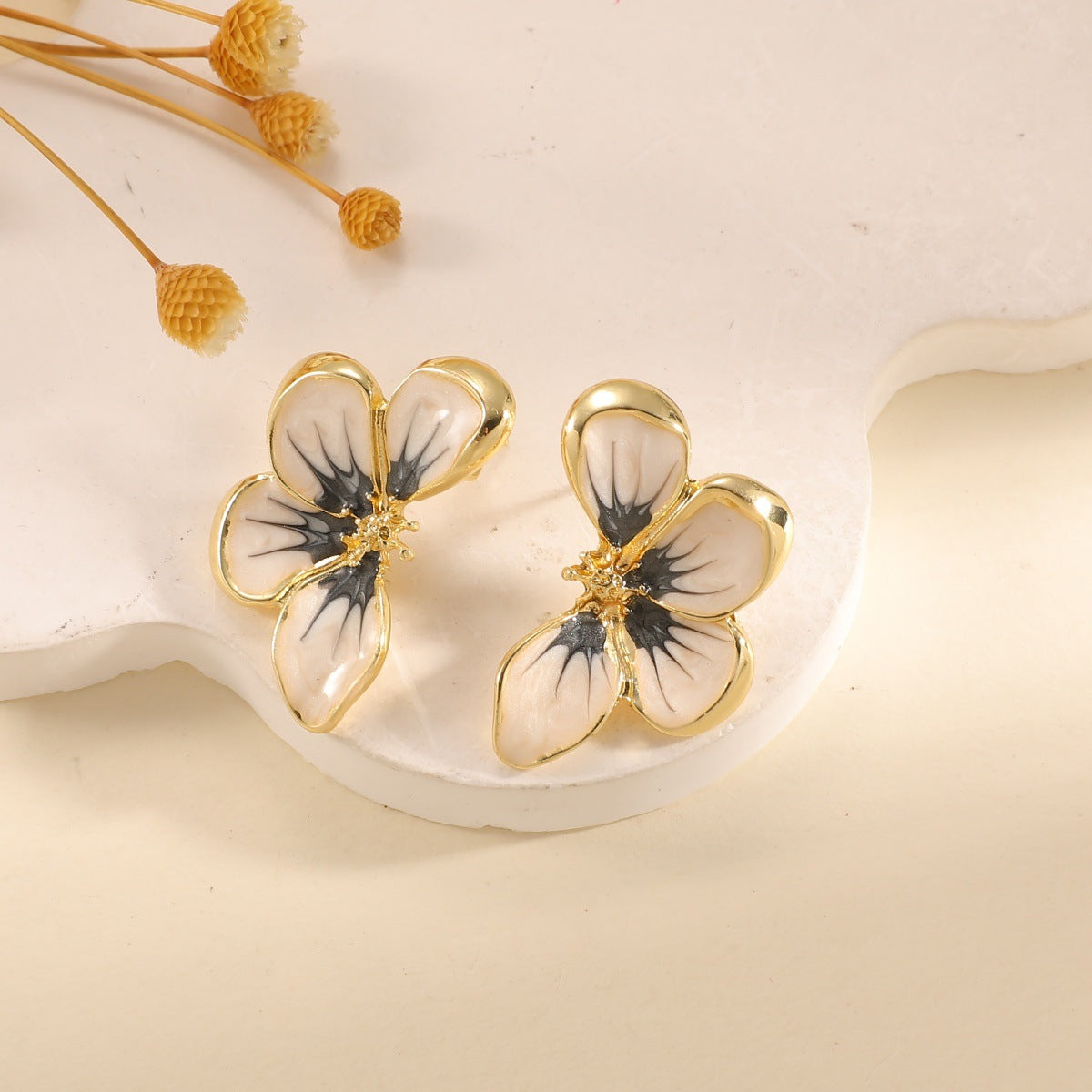 Damen Ohrringe im eleganten Blumen-Design mit glänzender Beschichtung Tracht Nova