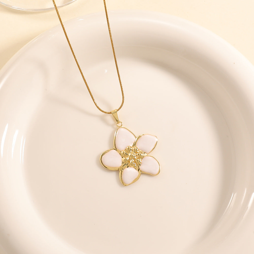 Damenkette mit aufwendig gestaltetem Blumenanhänger Tracht Nova