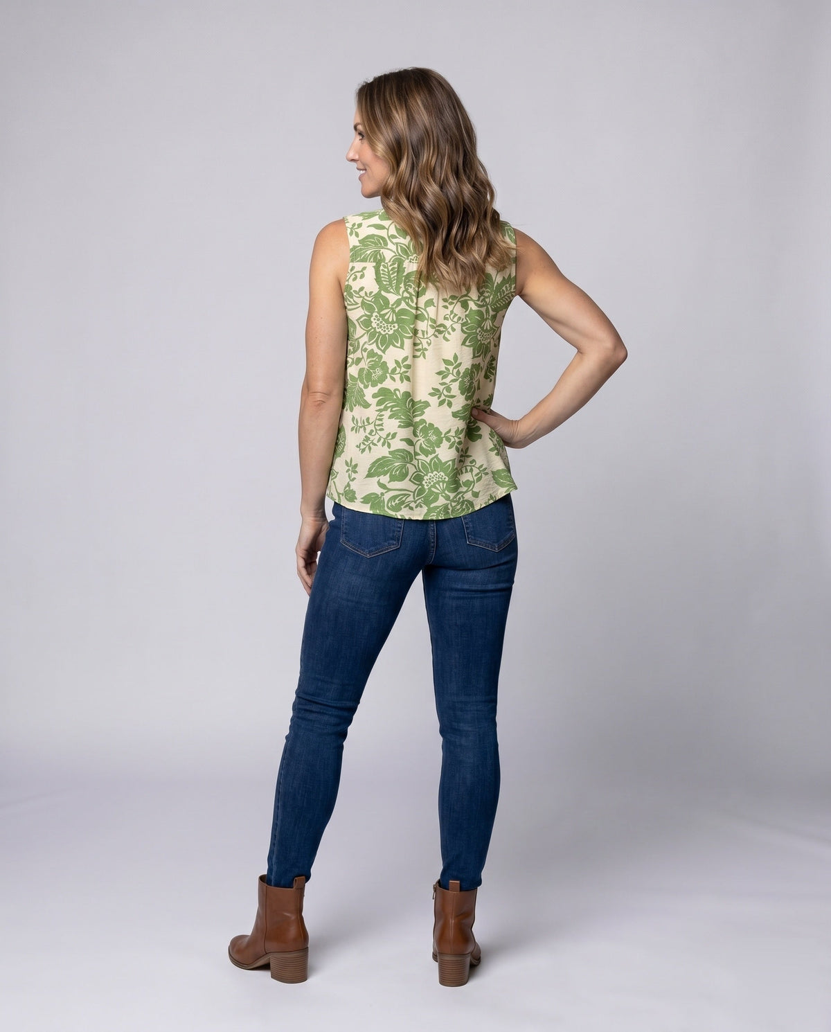 Product 15634912674122 - back_view