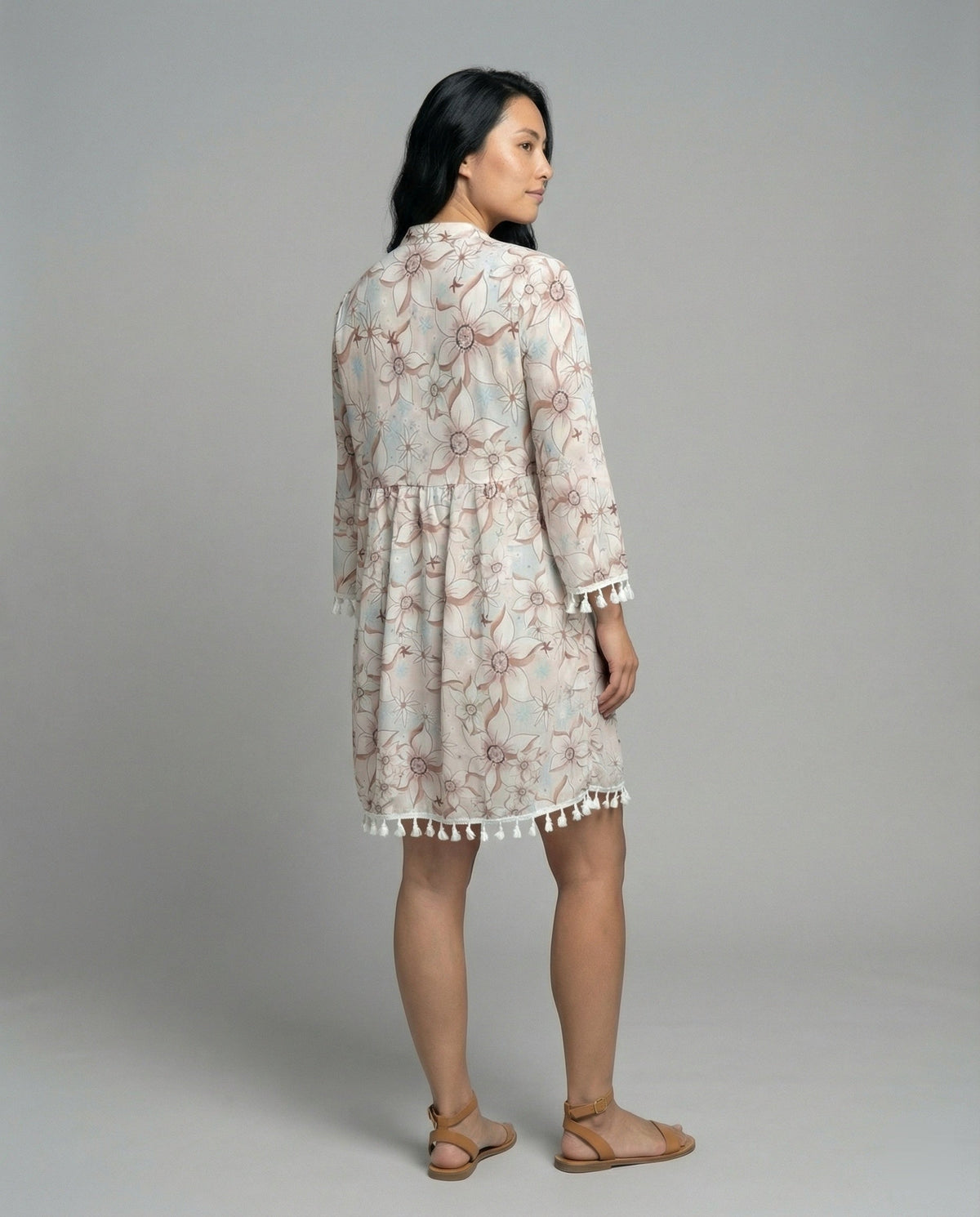 Damen Strandkleid mit hohem Kragen und romantischem Blumenmuster