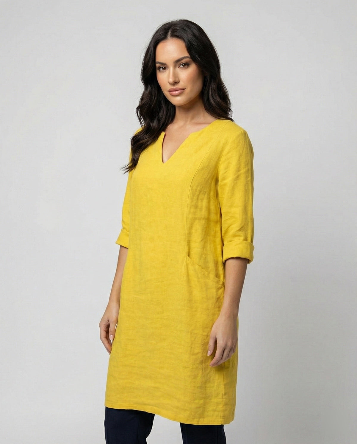 Damen Leinenkleid mit lockerem Schnitt und elegantem V-Ausschnitt